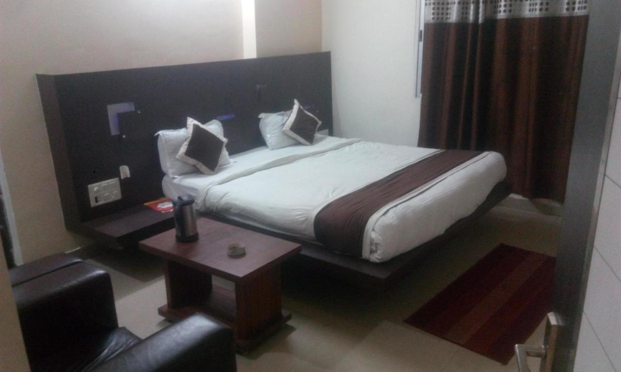 Hotel Priya Palace Ranchi Zewnętrze zdjęcie